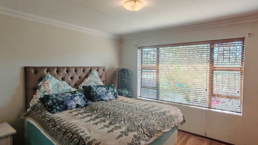 3 Bedroom Property for Sale in Fraaiuitsig Western Cape